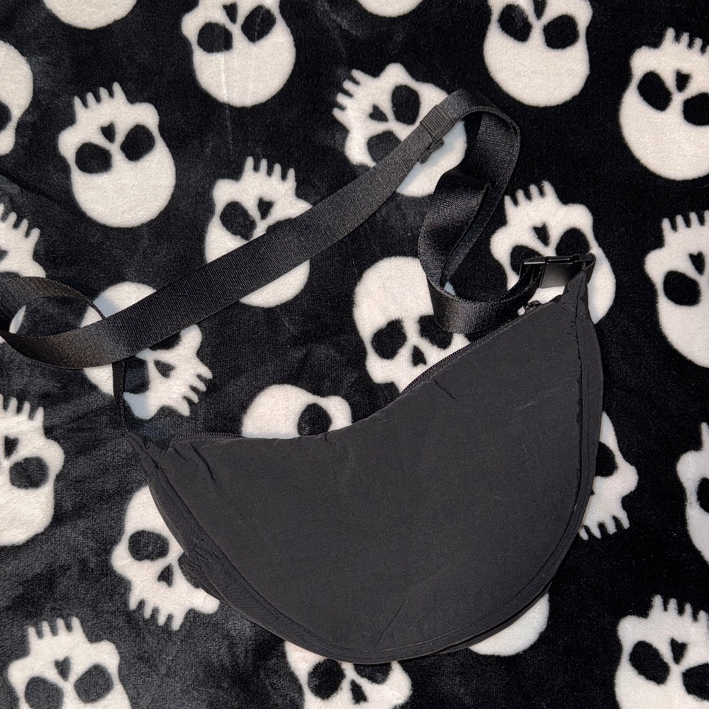 Uniqlo Round Mini Shoulder Bag